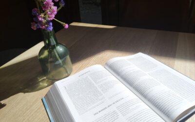 Bibelkreis im Kirchenfoyer
